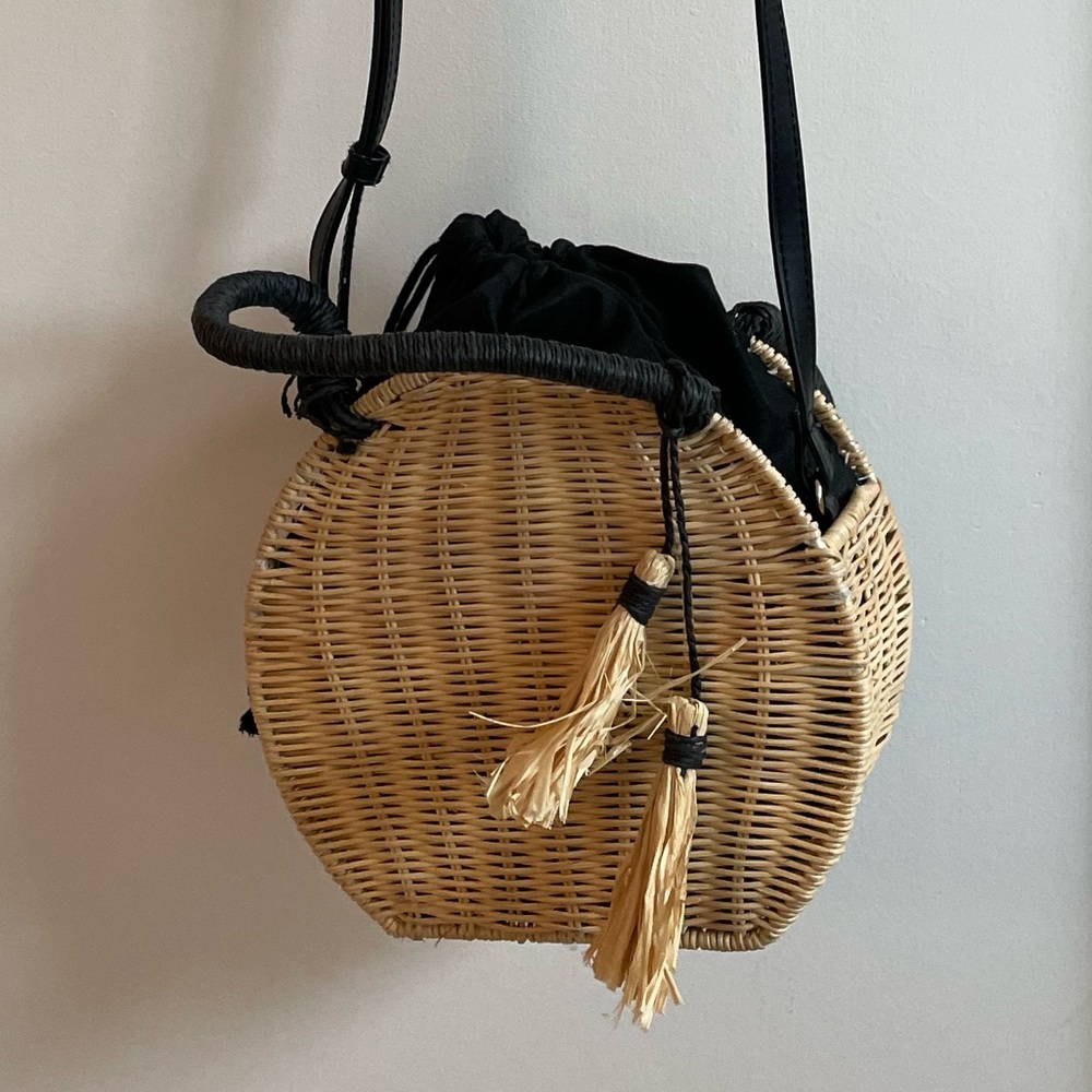 Crossbody ratan bag